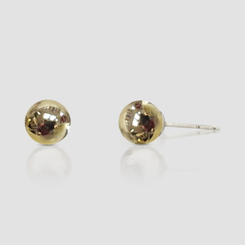 High-Shine Metallic Stopper Stud Earrings in Gold