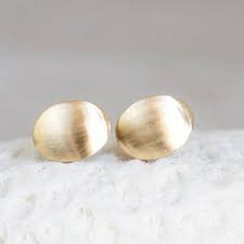 Brass Pebble Oval Stopper Earring in Gold