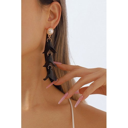 Petal Dangle Earrings in Black