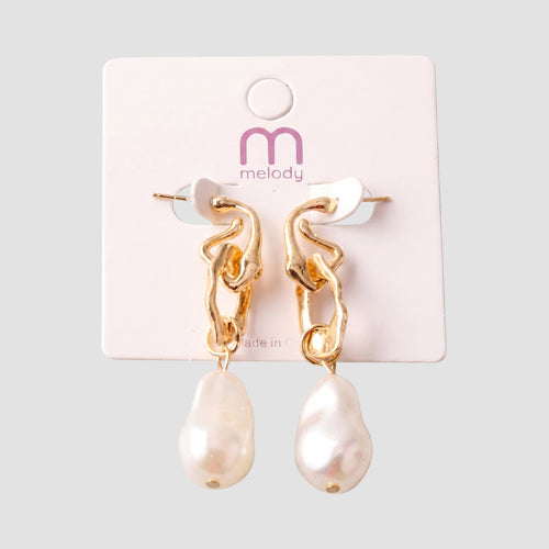 Molten Linked Oyster Pearl Drop Earring in Gold