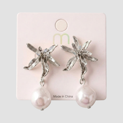 Star Lily Pearl Drop Earring in Silver