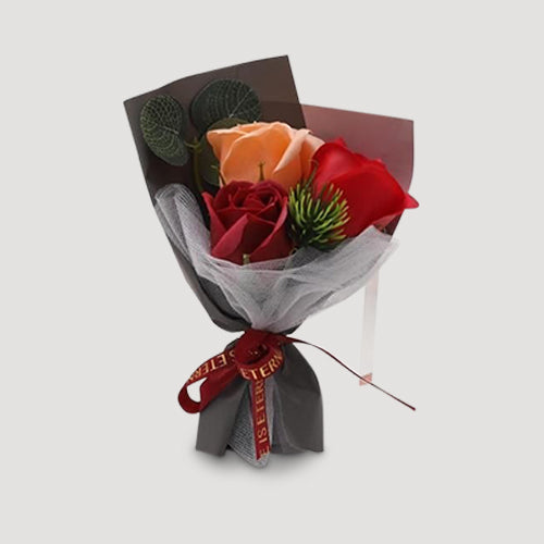 FA005 Scented Soap Rose Bouquet in Black and Red
