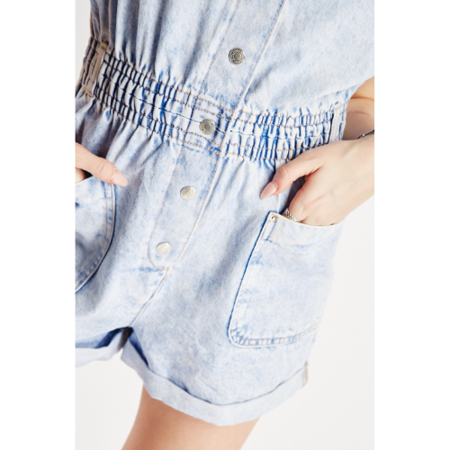 Amisu Stonewash Elastic Waist Romper in Acid Denim