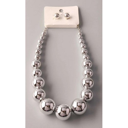 Graduating Chunky Ball Necklace Set in Silver
