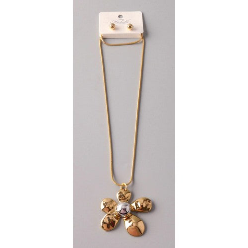 Hammered Statement Daisy Necklace Set in Gold
