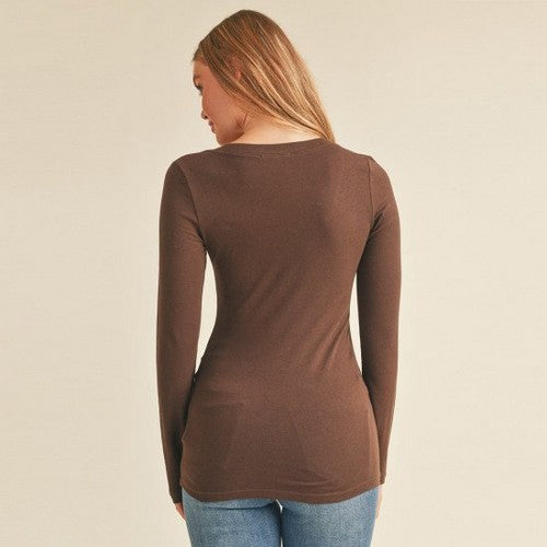 V-Neck Long Sleeve T-Shirt in Cumin