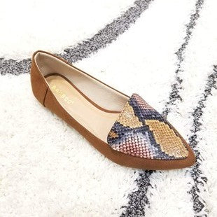 Reptile Print Point Flats Tan