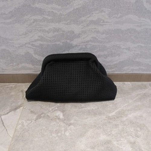 EVFVGXR5R93 Crochet Slouch Clutch in Black