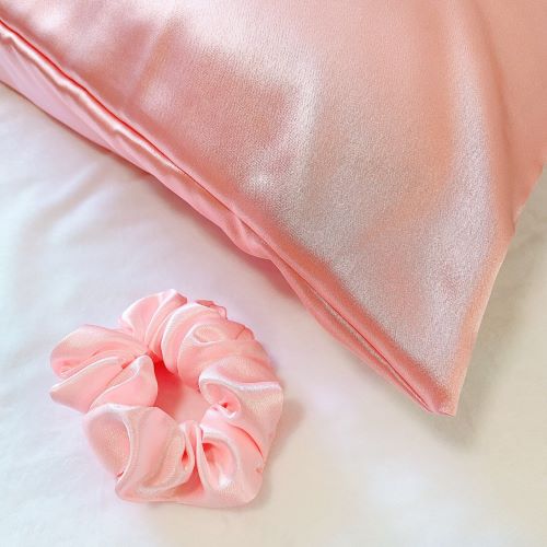 Satin Pillowcase & Scrunchie Set in Pink