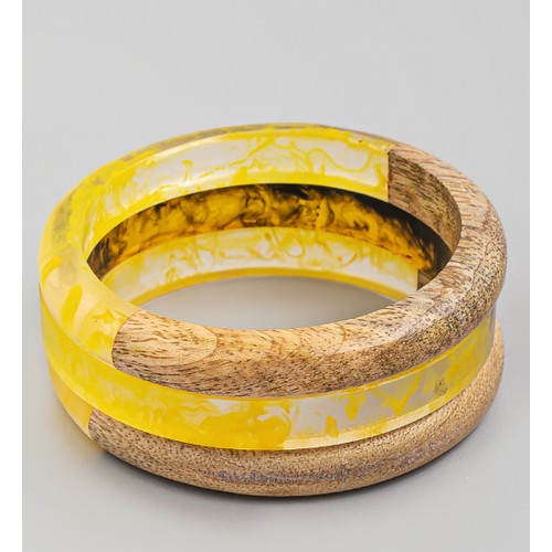 96729 Acetate & Wood Bangle Set in Mustard