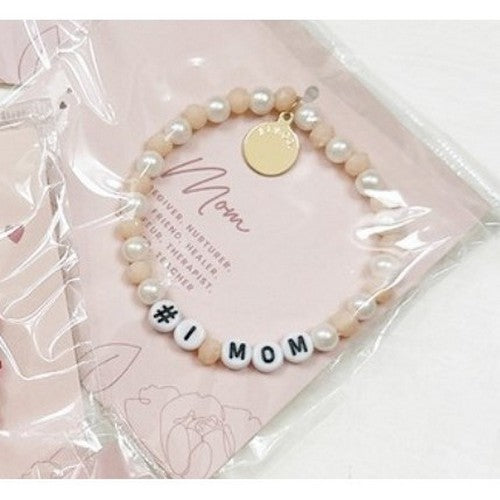 #1 Mom Pearl Charm Bracelet in Peach