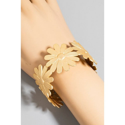 BR1704 Matte Metallic Flower Link Cuff Bracelet in Gold