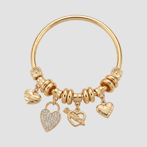 A315 Hearts Stretch Rhinestone Charm Bracelet in Gold