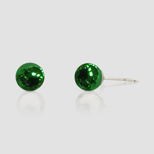 High-Shine Metallic Stopper Stud Earrings in Green