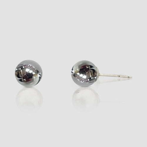 High-Shine Metallic Stopper Stud Earrings in Silver