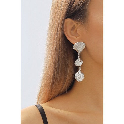 E11585 Seashell Dangle Earrings in Silver