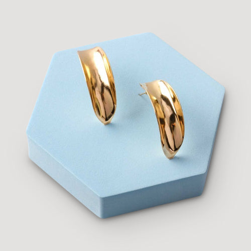 Valley Crescent Earring in Gold