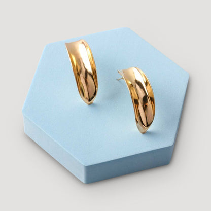 Valley Crescent Earring in Gold