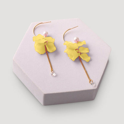 Petals Tassel Crystal Chain Hoop Earring in Yellow