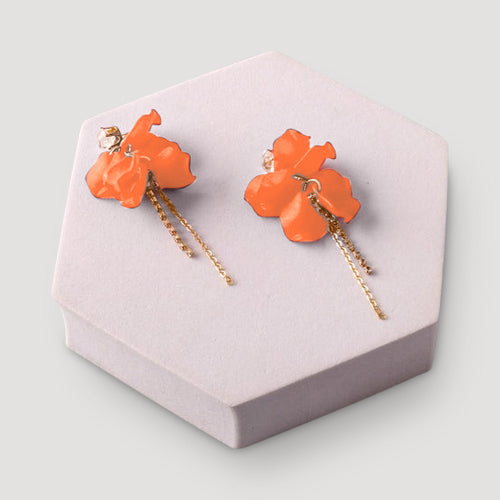 Petal Chain Rhinestone Tassel Earring in Pink