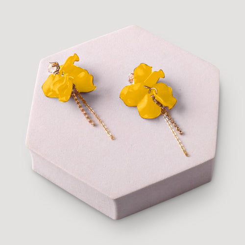 Petal Chain Rhinestone Tassel Earring in Yellow