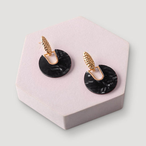 Hammered Gold Spear Acrylic Disc Earring in Black