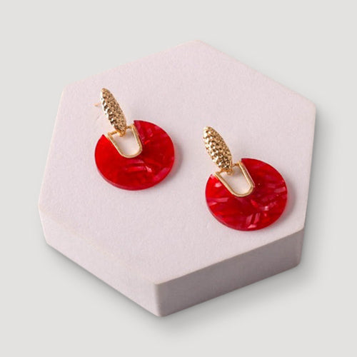 Hammered Gold Spear Acrylic Disc Earring in Red