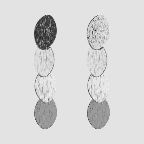 Dangle Oval Earring in Silver