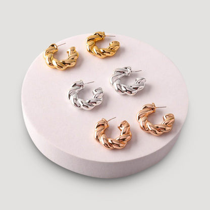 Rope Twist Huggie Hoop Earring in Silver