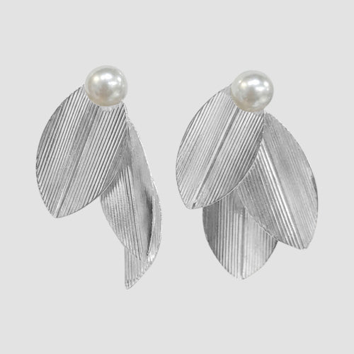Pearl Leaf Earring in Silver