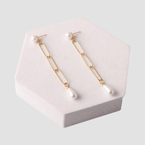 ER37208 Triple Link Teardrop Pearl Earring in Gold