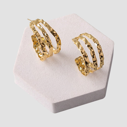 ER37375GS Hammered Wavy Triple Band Hoop Earring in Gold