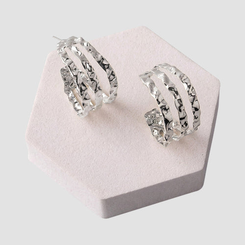 ER37375GS Hammered Wavy Triple Band Hoop Earring in Silver