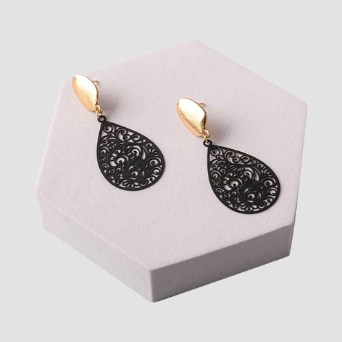 ER38596 Curly Filigree Teardrop Earring in Black