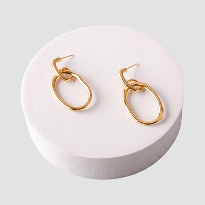 ER39371GS Sculpted Ring Drop Huggie Earring in Gold