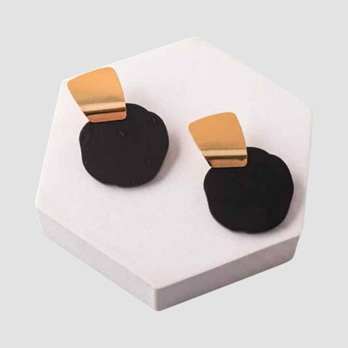 ER39636 Acrylic Cloud Geometric Hung Earring in Black/Gold
