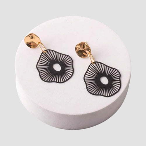 ER39645 Amoeba Pressed Earring in Black/Gold