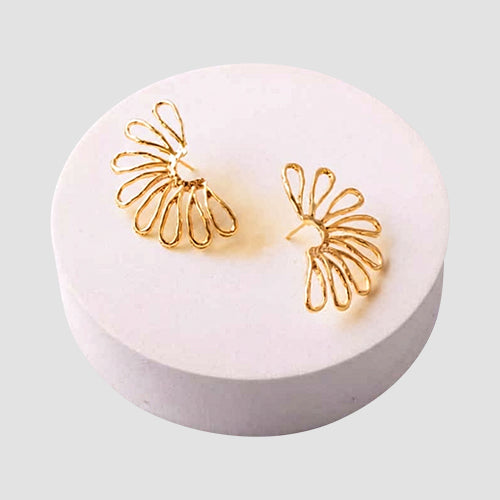 ER39814GS Split Wire Daisy Fan Earring in Gold