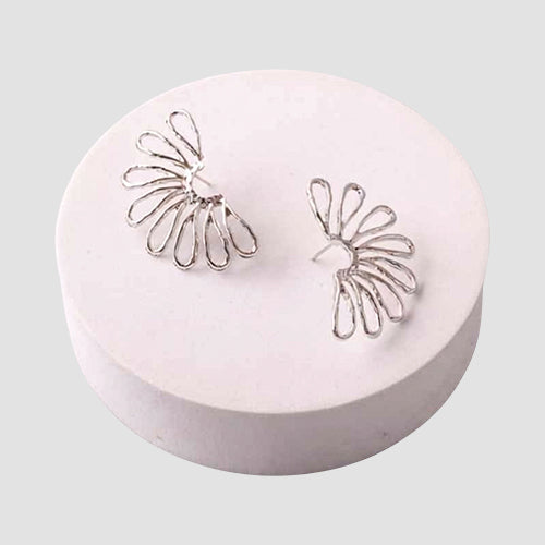 ER39814GS Split Wire Daisy Fan Earring in Silver