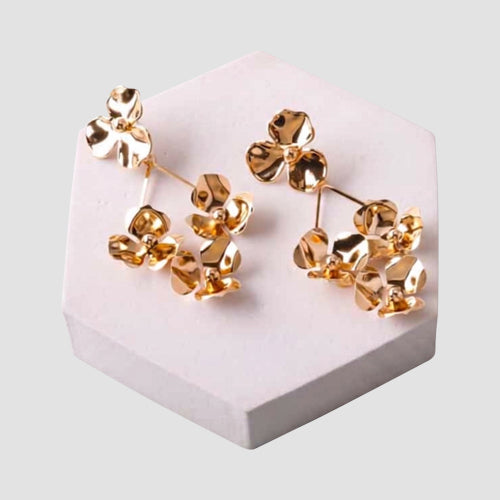 ER39834GS Blossom Cluster Swing Drop Earring in Gold