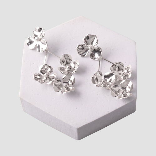 ER39834GS Blossom Cluster Swing Drop Earring in Silver