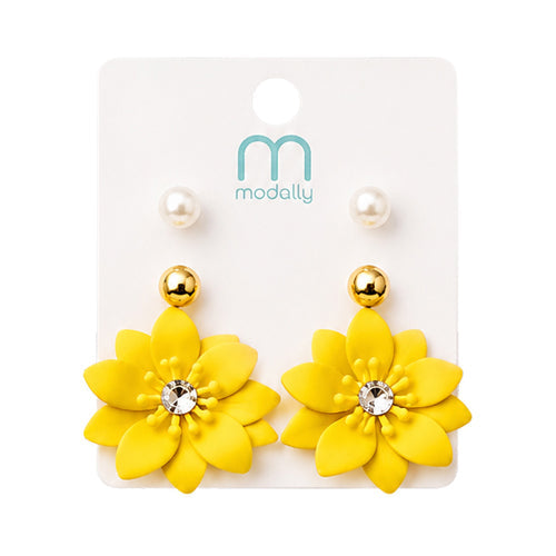 Matte Poinsettia Stud Earring Set in Yellow