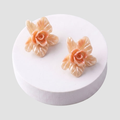 ER39964 Rose Blossom Earring in Cream