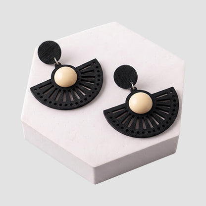 Wood Ethnic Fan Circle Drop Earring in White/Black