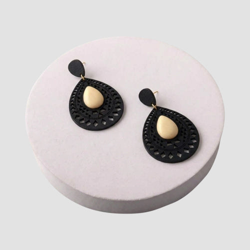 ER39990 Ethnic Cut Wood Teardrop Earring in White & Black