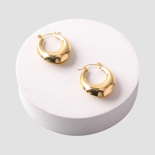 ER39993GS Pointed Chunky Huggie Earring in Gold