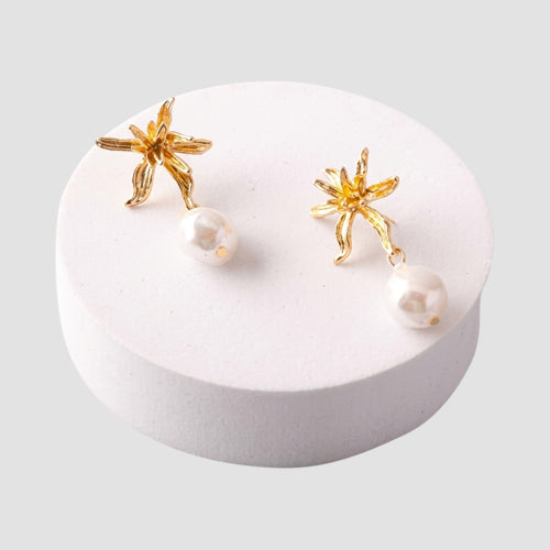 ER40107GS Star Lily Pearl Drop Earring in Gold