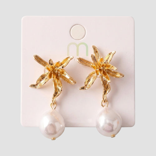 Star Lily Pearl Drop Earring in Gold