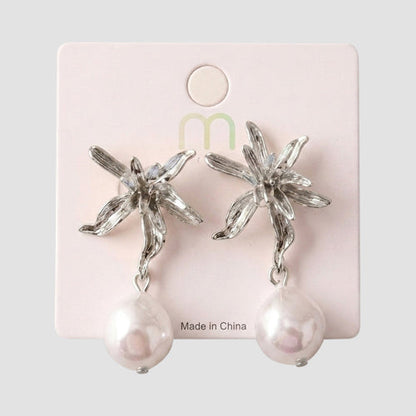 Star Lily Pearl Drop Earring in Silver