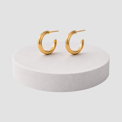 Wire Twist Hoop Earrings in Gold